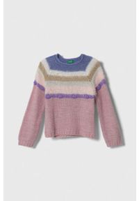 United Colors of Benetton sweter z domieszką wełny dziecięcy kolor różowy lekki. Kolor: różowy. Materiał: wełna. Długość rękawa: raglanowy rękaw. Długość: długie. Styl: klasyczny #1