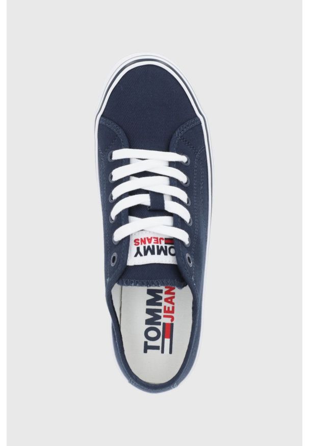 Tommy Jeans tenisówki damskie kolor granatowy. Nosek buta: okrągły. Zapięcie: sznurówki. Kolor: niebieski. Materiał: guma, bawełna