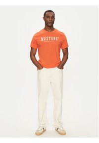 Mustang T-Shirt Austin 1016264 Pomarańczowy Regular Fit. Kolor: pomarańczowy. Materiał: bawełna #3