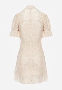 Renee - Beżowa Sukienka Aeryse. Kolor: beżowy. Materiał: koronka. Wzór: aplikacja, koronka. Długość: mini #8