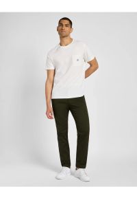 Lee - LEE MĘSKIE SPODNIE MATERIAŁOWE SLIM CHINO OLIVE NIGHT 112355772. Materiał: materiał