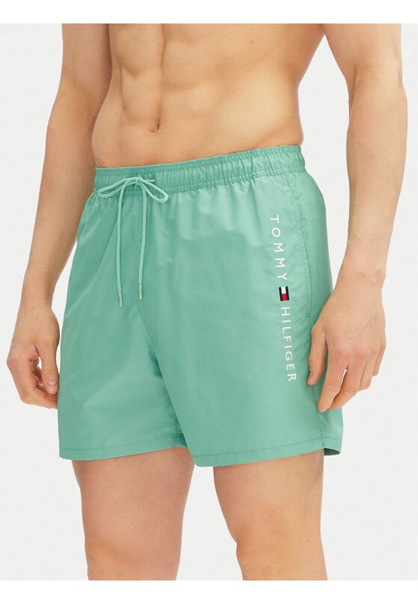 TOMMY HILFIGER - Tommy Hilfiger Szorty kąpielowe UM0UM03258 Zielony Regular Fit. Kolor: zielony. Materiał: syntetyk
