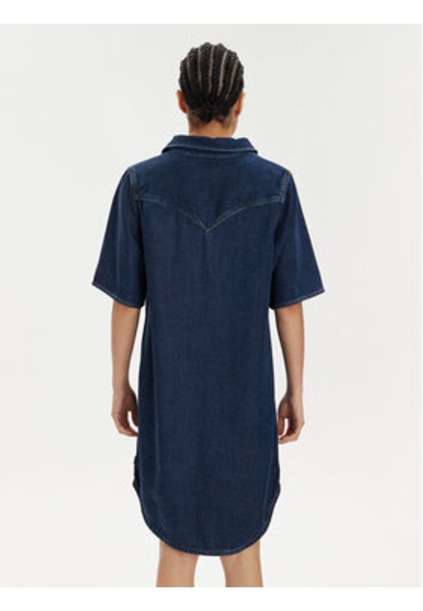 Wrangler Sukienka jeansowa 112350341 Granatowy Relaxed Fit. Kolor: niebieski. Materiał: lyocell