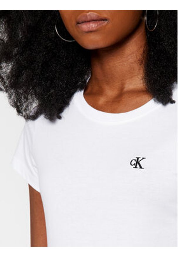 Calvin Klein Jeans T-Shirt J20J212883 Biały Slim Fit. Kolor: biały. Materiał: bawełna