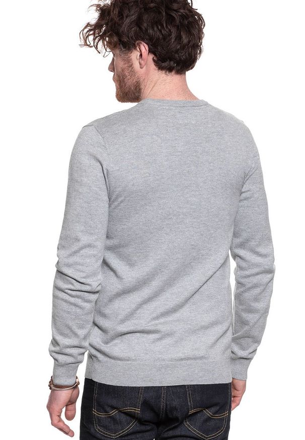 Wrangler - MĘSKI SWETER WRANGLER CREW KNIT MID GREY MEL W8A0PDX37 112132357. Kolor: szary