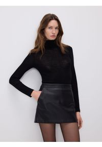 Reserved - Spódnico-szorty z imitacji skóry - czarny. Kolor: czarny. Materiał: skóra