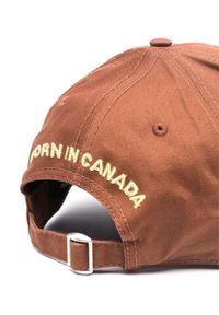 DSQUARED2 - Brązowa czapka z daszkiem. Kolor: brązowy. Wzór: aplikacja, napisy #2