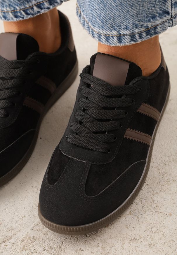 Born2be - Czarno-Brązowe Sneakersy z Imitacji Zamszu na Płaskiej Podeszwie Memeriana. Kolor: czarny. Materiał: zamsz. Szerokość cholewki: normalna. Obcas: na płaskiej podeszwie