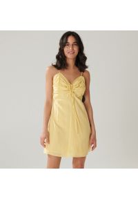 Sinsay - Sukienka mini na ramiączkach - Żółty. Kolor: żółty. Długość rękawa: na ramiączkach. Długość: mini