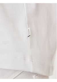 Guess Jeans T-Shirt W4YI05 K8HM0 Biały Regular Fit. Kolor: biały. Materiał: bawełna #2