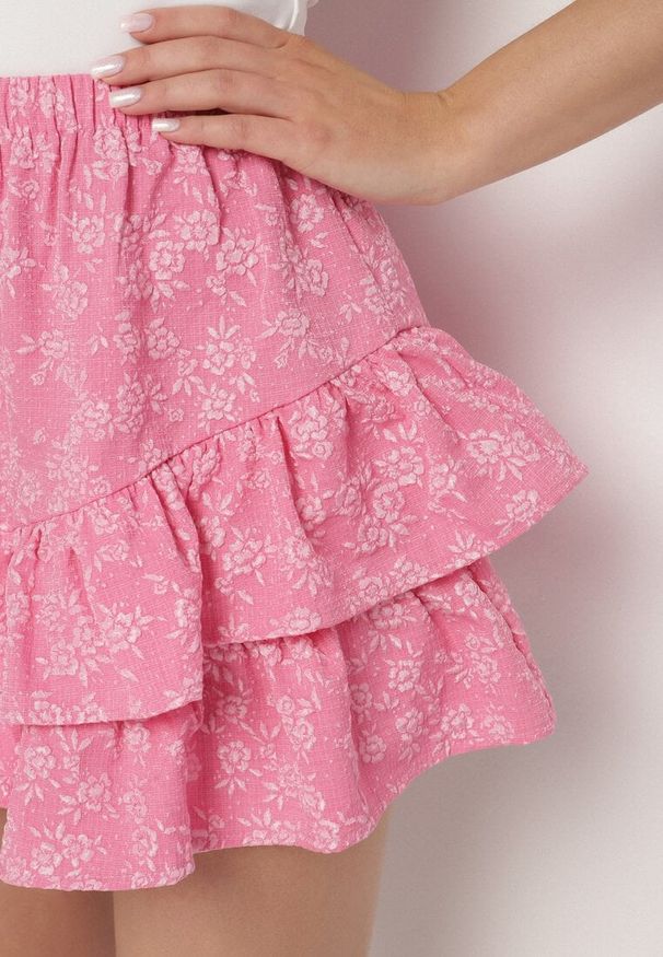 Born2be - Różowe Spódnico-Szorty z Falbankami Sopelira. Okazja: na co dzień. Stan: podwyższony. Kolor: różowy. Styl: casual, elegancki