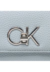 Calvin Klein Torebka Re-Lock Camera Bag With Flap Pbl K60K609397 Niebieski. Kolor: niebieski. Materiał: skórzane #3