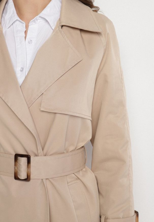 Born2be - Beżowy Płaszcz Długi Trencz z Paskiem Ozrage. Kolor: beżowy. Długość: długie. Sezon: wiosna, jesień. Styl: elegancki, sportowy