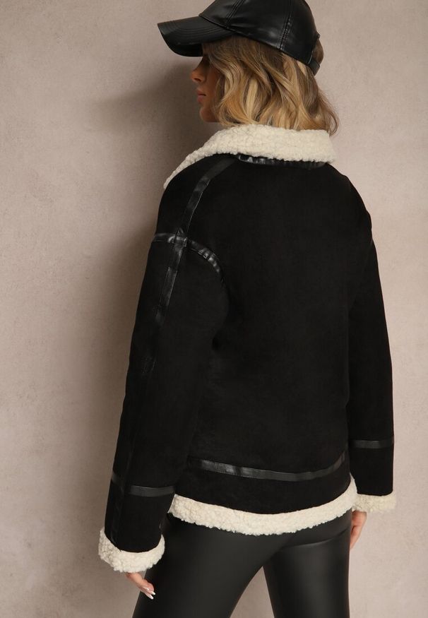 Renee - Czarna Kurtka z Ekozamszu o Prostym Kroju z Kołnierzykiem i Futerkiem Ninnova. Okazja: na co dzień. Kolor: czarny. Materiał: futro. Styl: elegancki, casual
