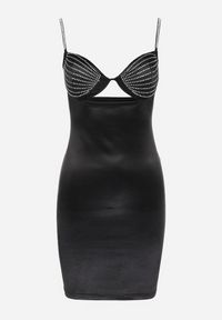 Born2be - Czarna Satynowa Sukienka z Cyrkoniami przy Dekolcie Sagela. Kolor: czarny. Materiał: satyna. Długość rękawa: na ramiączkach. Długość: mini #2