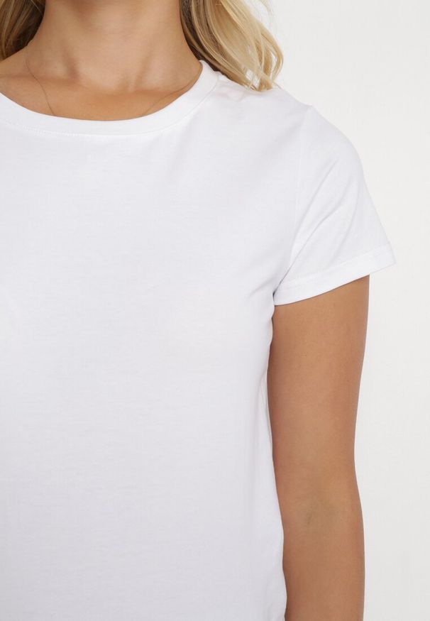 Born2be - Biały Basicowy T-shirt Acatine. Okazja: na co dzień. Kolor: biały. Materiał: dzianina. Styl: casual