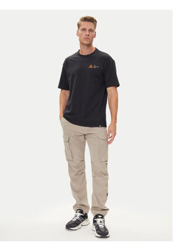 Nike T-Shirt Acg HJ0800 Czarny Regular Fit. Kolor: czarny. Materiał: bawełna
