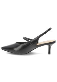 Czółenka damskie S.Barski, cholewka ze skóry naturalnej licowej pasek wokół pięty z regulacją na klamrę zabudowany szpiczasty przód, czarne, CR61-304. Nosek buta: szpiczasty. Zapięcie: klamry. Kolor: czarny. Materiał: skóra. Szerokość cholewki: normalna #5