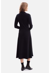 BeWear - Bawełniana sukienka dzianinowa z golfem rozkloszowana czarna. Typ kołnierza: golf. Kolor: czarny, brązowy. Materiał: dzianina, bawełna. Sezon: zima, jesień #5