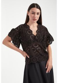 Twinset Milano - Bluzka damska w haft angielski TWINSET. Wzór: haft