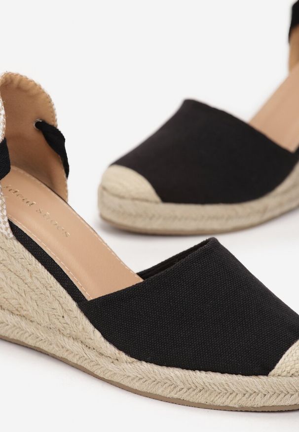 Born2be - Czarne Sandały Espadryle na Plecionym Koturnie Wiązane Wokół Kostki Aldopha. Kolor: czarny. Obcas: na koturnie. Styl: wakacyjny