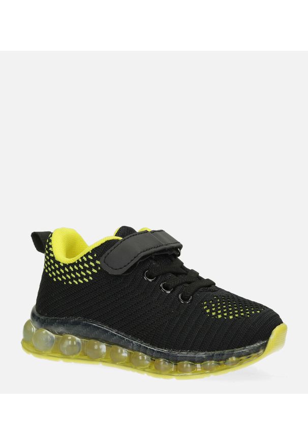 Casu - Czarne buty sportowe na rzep casu 918b/8. Zapięcie: rzepy. Kolor: czarny, wielokolorowy, żółty