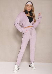 Renee - Jasnofioletowy Komplet Dresowy z Weluru Spodnie i Bluza z Panterkowym Zdobieniem Ellimarelle. Kolor: fioletowy. Materiał: welur, dresówka. Wzór: aplikacja. Sport: turystyka piesza