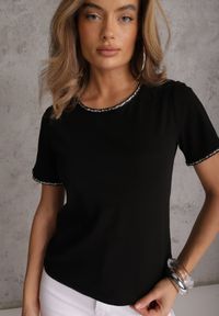 Renee - Czarny T-shirt z Bawełny Zdobiony Lamówką z Metaliczną Nicią Petinope. Kolor: czarny. Materiał: bawełna. Wzór: aplikacja #1