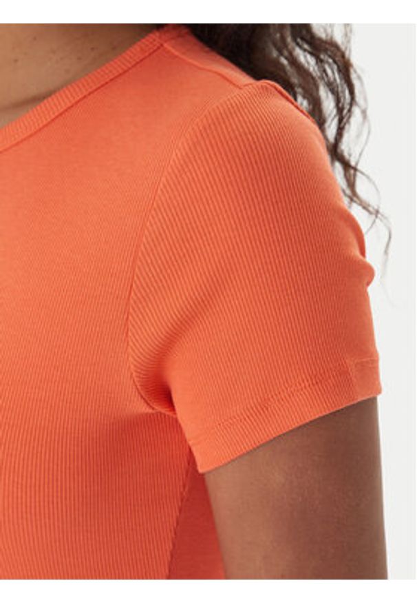 Tommy Jeans T-Shirt Badge DW0DW17881 Pomarańczowy Slim Fit. Kolor: pomarańczowy. Materiał: bawełna