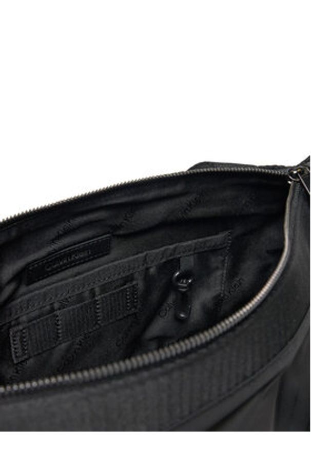 Calvin Klein Torebka K50K512804 Czarny. Kolor: czarny. Materiał: materiał