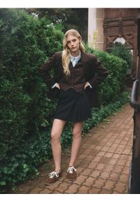 Reserved - Spódnica mini z plisowaniem - czarny. Kolor: czarny. Materiał: tkanina, wiskoza #1