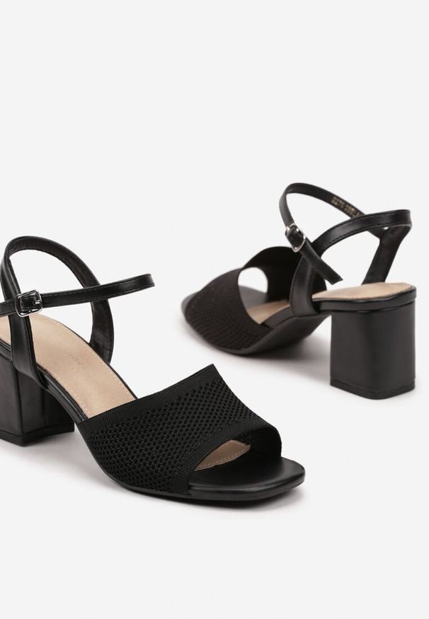 Born2be - Czarne Sandały na Obcasie z Siateczkową Cholewką Sinilra. Okazja: na co dzień. Zapięcie: pasek. Kolor: czarny. Materiał: jeans. Obcas: na obcasie. Styl: casual. Wysokość obcasa: średni