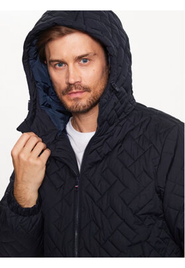 TOMMY HILFIGER - Tommy Hilfiger Kurtka przejściowa MW0MW31636 Granatowy Regular Fit. Kolor: niebieski. Materiał: syntetyk