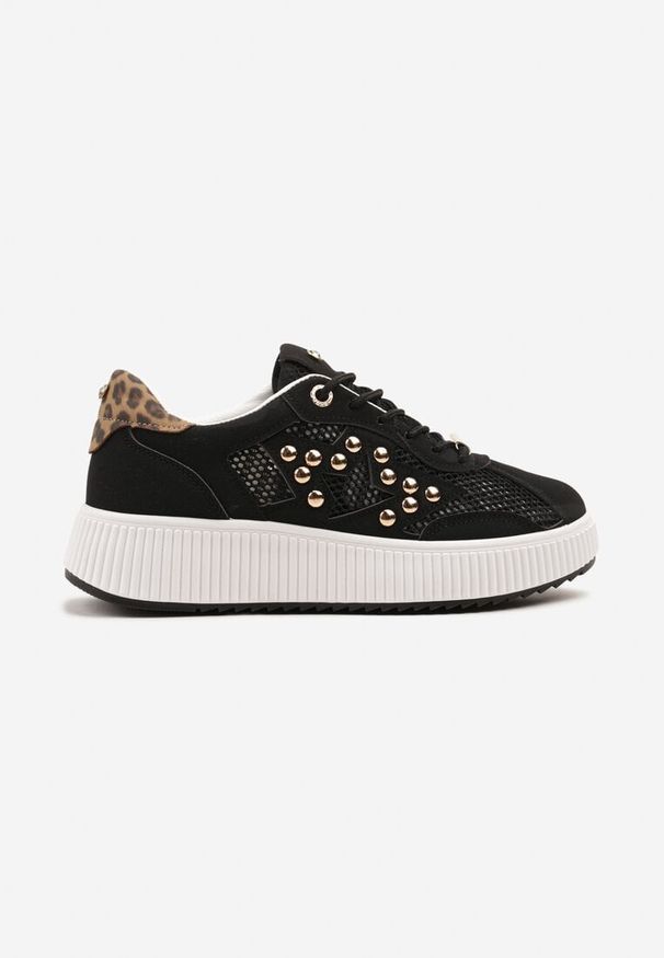 Born2be - Czarne Sneakersy z Nitami i Gwiazdą Viroti. Okazja: na co dzień. Kolor: czarny. Materiał: jeans. Wzór: aplikacja