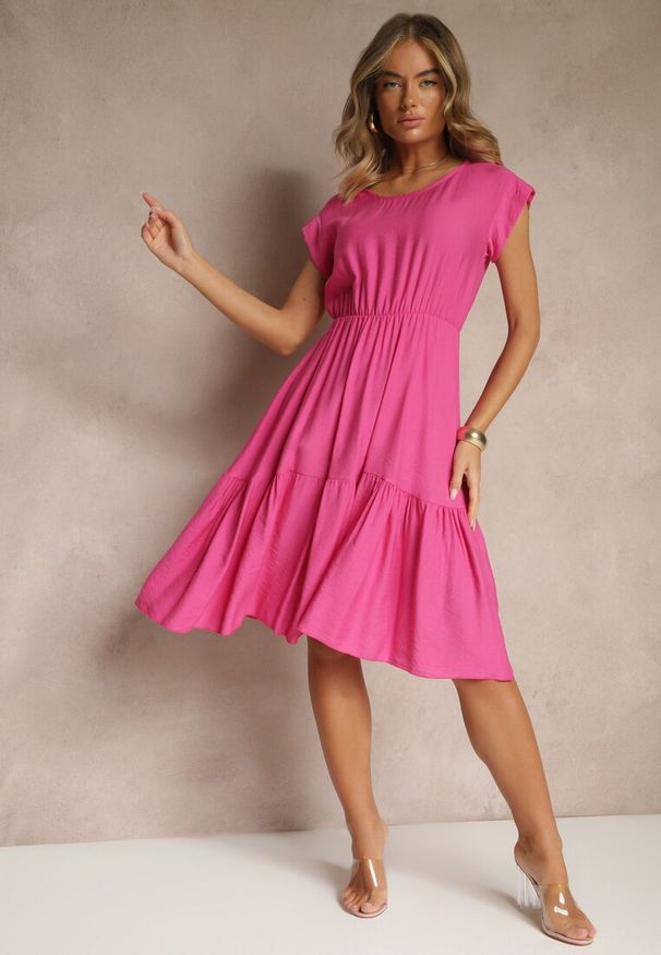 Renee - Fuksjowa Rozkloszowana Sukienka z Wiskozy Linurea. Okazja: na co dzień. Kolor: różowy. Materiał: wiskoza. Styl: klasyczny, elegancki, casual