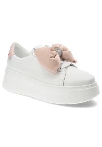 CheBello - Białe Sneakersy Chebello Wygodne Obuwie Damskie Z Kokardą. Kolor: biały. Materiał: nubuk