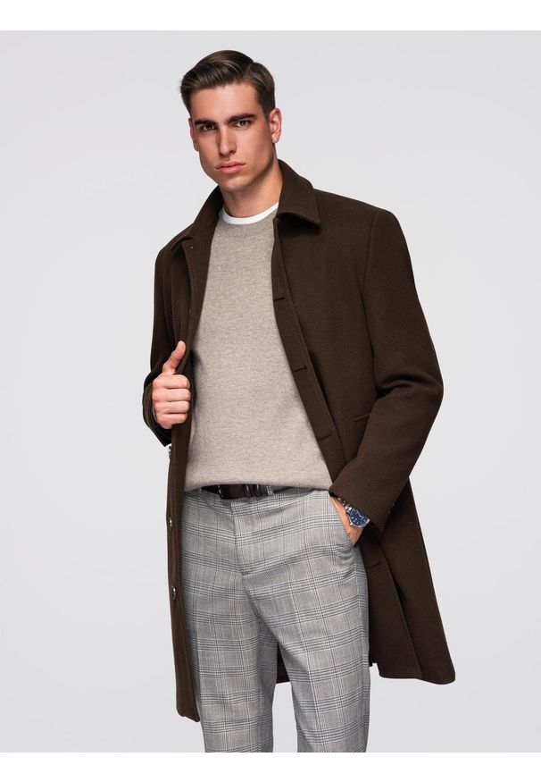 Ombre Clothing - Jednorzędowy męski długi płaszcz z kołnierzykiem i podpinką – brązowy V4 - Rozmiar: XXL. Okazja: na co dzień. Typ kołnierza: kołnierzyk koszulowy, komin. Kolor: brązowy. Materiał: materiał, syntetyk. Długość: długie. Wzór: jednolity. Styl: elegancki, casual, wizytowy