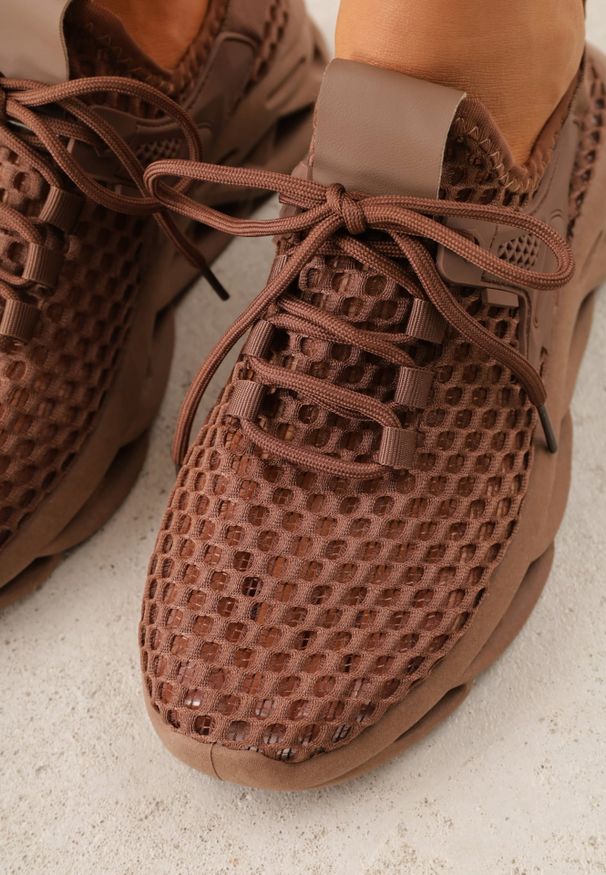 Renee - Brązowe Streetwearowe Sneakersy z Siateczki na Perforowanej Podeszwie Clythusa. Kolor: brązowy. Materiał: skóra. Szerokość cholewki: normalna. Sport: fitness