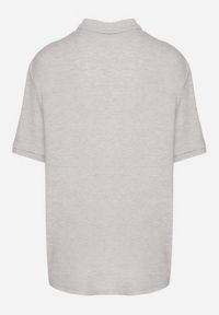 Born2be - Ciemnoszara Klasyczna Koszulka Polo z Bawełny Erdetia. Okazja: na co dzień, na spacer. Typ kołnierza: polo. Kolekcja: plus size. Kolor: szary. Materiał: bawełna. Styl: klasyczny