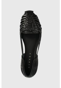 Sisley mokasyny skórzane damskie kolor czarny na płaskim obcasie. Nosek buta: okrągły. Kolor: czarny. Materiał: skóra. Wzór: gładki. Obcas: na obcasie. Wysokość obcasa: niski #5