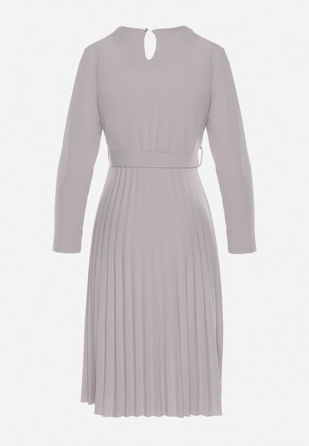 Born2be - Jasnoszara Sukienka Midi z Plisowaną Spódnicą i Paskiem Ondinetta. Kolor: szary. Długość rękawa: długi rękaw. Sezon: wiosna, lato. Styl: elegancki. Długość: midi