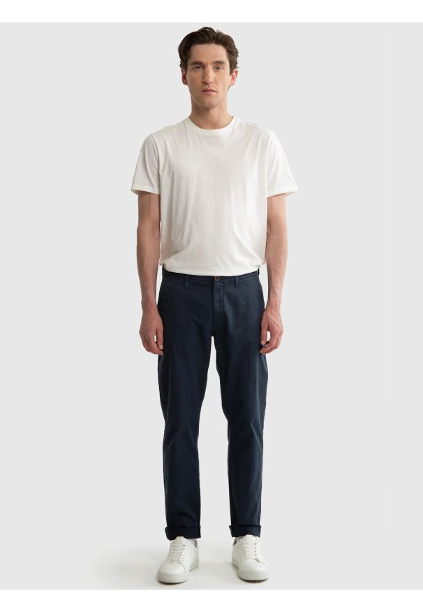 Big-Star - Spodnie męskie chinosy granatowe Hektor 404. Kolor: niebieski. Materiał: len. Wzór: gładki. Styl: elegancki