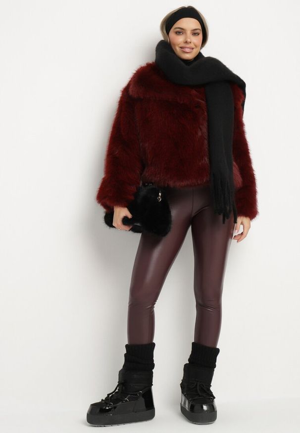 Born2be - Bordowa Futrzana Kurtka Futerko z Szerokim Kołnierzem Dannora. Okazja: na co dzień. Kolor: czerwony. Materiał: futro. Długość rękawa: długi rękaw. Długość: długie. Styl: wizytowy, glamour, klasyczny, elegancki, casual