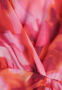 Born2be - Różowa Sukienka w Abstrakcyjny Wzór z Marszczeniem Aniles. Okazja: na co dzień. Kolor: różowy. Materiał: jeans, poliester. Typ sukienki: proste. Styl: casual, elegancki #5