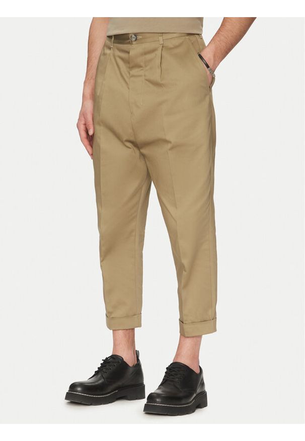 AMI PARIS - AMI Paris Spodnie materiałowe HTR121.CO0103 Khaki Oversize. Kolor: brązowy. Materiał: bawełna