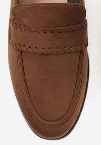 Born2be - Jasnobrązowe Mokasyny Vices ze Skórzaną Wkładką i Ozdobnymi Przeszyciami Adestiia. Kolor: brązowy. Materiał: skóra. Styl: klasyczny, elegancki #5