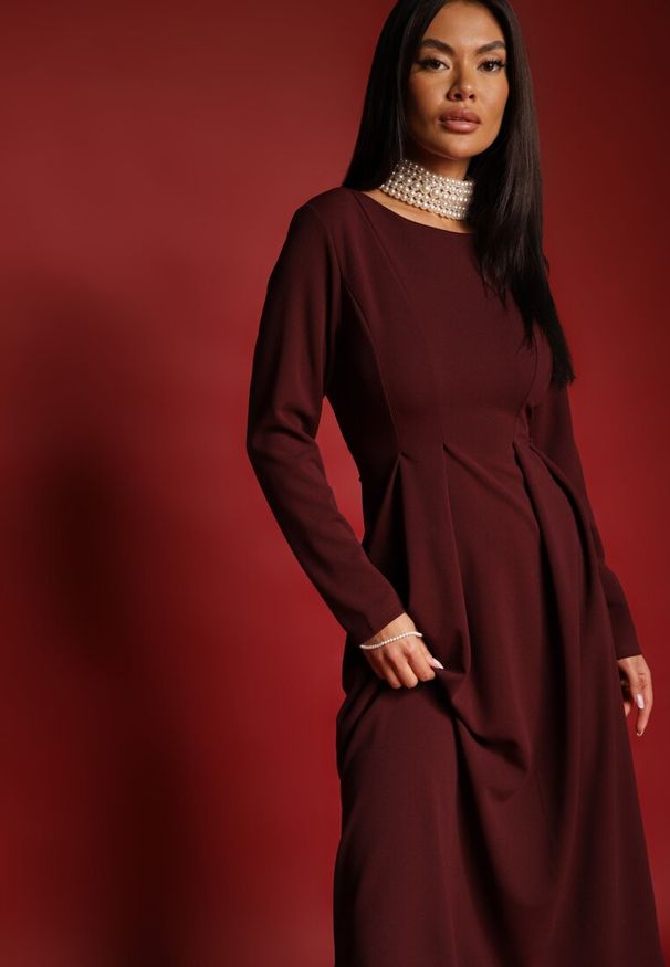 Renee - Bordowa Rozkloszowana Sukienka w Eleganckim Stylu Temilissa. Okazja: na spotkanie biznesowe, na co dzień, na imprezę. Kolor: czerwony. Typ sukienki: rozkloszowane. Styl: elegancki