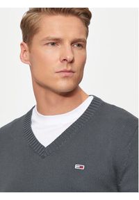 Tommy Jeans Sweter Essential DM0DM19429 Szary Slim Fit. Kolor: szary. Materiał: bawełna #5