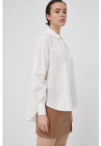 Vero Moda Koszula bawełniana damska kolor biały relaxed z kołnierzykiem klasycznym. Typ kołnierza: kołnierzyk klasyczny. Kolor: biały. Materiał: bawełna. Styl: klasyczny