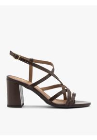 Ryłko - Czekoladowe sandały damskie na obcasie. Okazja: na co dzień. Zapięcie: sprzączka. Kolor: brązowy. Materiał: skóra. Obcas: na obcasie. Styl: casual, street. Wysokość obcasa: średni #1